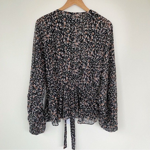 EXPRESS Metallic Printed Tie Back Balloon Sleeve Top L Large Black Gold - Picture 8 of 11